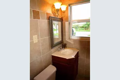 160 SE 12th St, Pompano Beach, FL 33060 - Photo 15