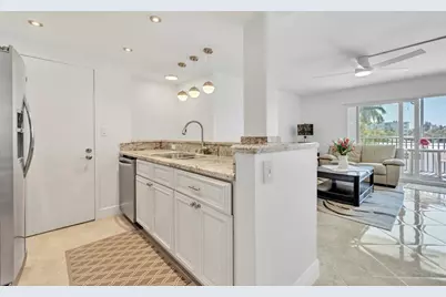 720  Bayshore Dr, Unit #304, Fort Lauderdale, FL 33304 - Photo 3