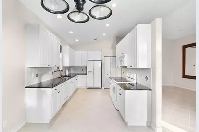 7084 SE Cricket Ct, Stuart, FL 34997 - Photo 11