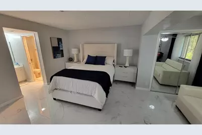 1801  Presidential Way, Unit #D202, West Palm Beach, FL 33401 - Photo 5