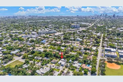 318 NE 25th St, Wilton Manors, FL 33305 - Photo 49