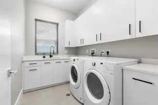 318 NE 25th St, Wilton Manors, FL 33305 - Photo 13