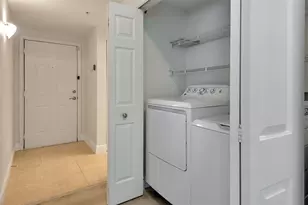 2421 NE 65th St, Fort Lauderdale, FL 33308 - Photo 9