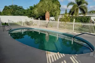 136 Greenbrier Dr, Palm Springs, FL 33461 - Photo 13