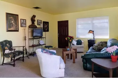 136  Greenbrier Dr, Palm Springs, FL 33461 - Photo 15