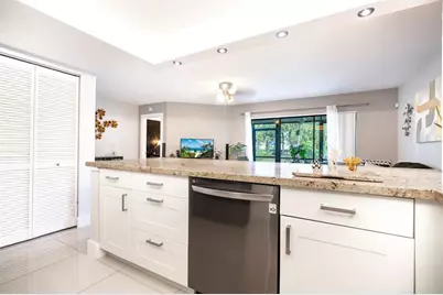 109  Liberty Ct, Unit #109, Deerfield Beach, FL 33442 - Photo 7