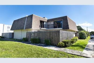 8204 SW 23rd St, Unit #D, North Lauderdale, FL 33068 - Photo 29