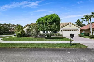 3099 Perriwinkle Cir, Davie, FL 33328 - Photo 3