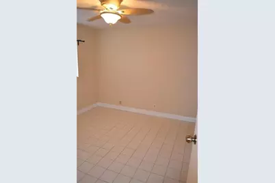 1005  Country Club Dr, Unit #303, Margate, FL 33063 - Photo 9