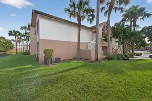 9977 Westview Dr, Coral Springs, FL 33076 - Photo 3