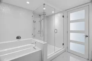 1000 Parkview Dr, Hallandale Beach, FL 33009 - Photo 29
