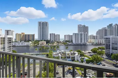 1000  Parkview Dr, Unit #1030, Hallandale Beach, FL 33009 - Photo 5