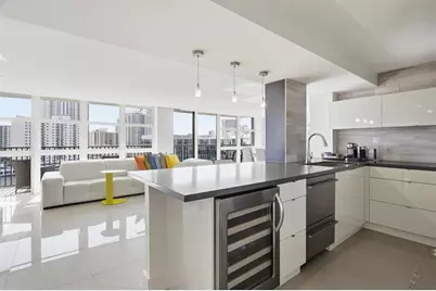 1000  Parkview Dr, Unit #1030, Hallandale Beach, FL 33009 - Photo 17