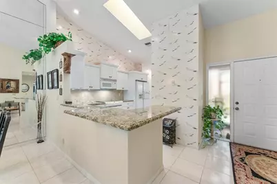 8333  Springlake Dr, Unit #A, Boca Raton, FL 33496 - Photo 9