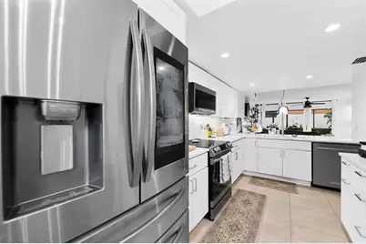 4260 SW 70th Ter, Unit #4260, Davie, FL 33314 - Photo 3