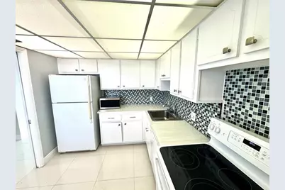 3100 N Palm Aire Dr, Unit #904, Pompano Beach, FL 33069 - Photo 3