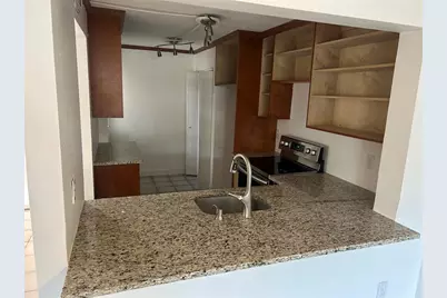 871 NE 207th Ter, Unit #102, Miami, FL 33179 - Photo 5