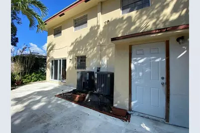 310 SW 11th Court, Fort Lauderdale, FL 33315 - Photo 11