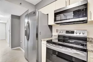 2334 S Cypress Bend Dr, Pompano Beach, FL 33069 - Photo 21