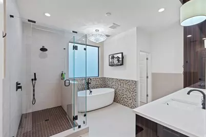 2325 NE 28th St, Lighthouse Point, FL 33064 - Photo 23