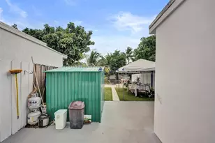 1732 W 72nd St, Hialeah, FL 33014 - Photo 35
