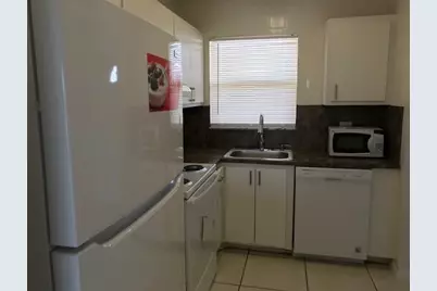 8110  Sunrise Lakes Blvd, Unit #309, Sunrise, FL 33322 - Photo 7