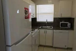 8110 Sunrise Lakes Blvd, Sunrise, FL 33322 - Photo 7