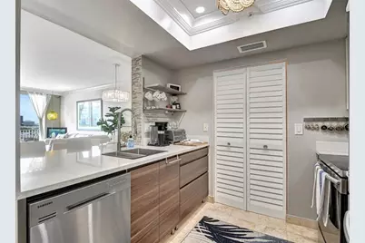 99 SE Mizner Boulevard, Unit #823, Boca Raton, FL 33432 - Photo 13
