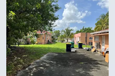 22 SW 11th St, Dania Beach, FL 33004 - Photo 15