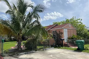 22 SW 11th St, Dania Beach, FL 33004 - Photo 11