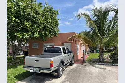 22 SW 11th St, Dania Beach, FL 33004 - Photo 3