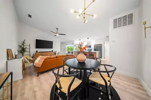 1250 NW Sun Terrace Cir, Port Saint Lucie, FL 34986 - Photo 7