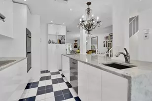 8045 Eastlake Dr, Boca Raton, FL 33433 - Photo 5