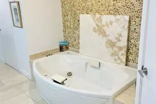 16275 Collins Ave, Sunny Isles Beach, FL 33160 - Photo 13