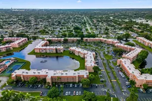 9660 Sunrise Lakes Blvd, Sunrise, FL 33322 - Photo 37