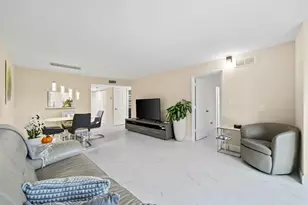 9660 Sunrise Lakes Blvd, Sunrise, FL 33322 - Photo 9