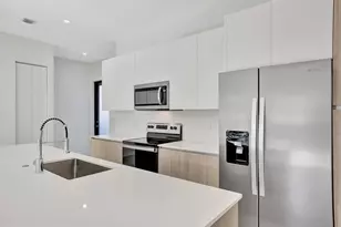 4208 NE 7th Terrace, Oakland Park, FL 33334 - Photo 9