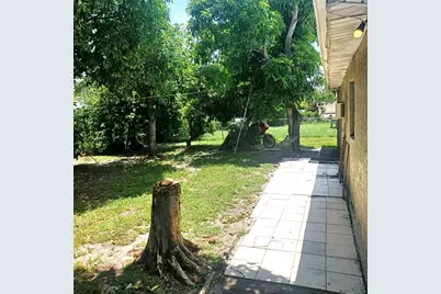 1621  42nd St, West Palm Beach, FL 33407 - Photo 17