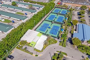 581 Blue Heron Dr, Hallandale Beach, FL 33009 - Photo 23