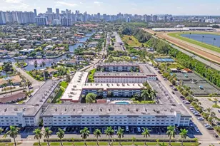 581 Blue Heron Dr, Hallandale Beach, FL 33009 - Photo 37