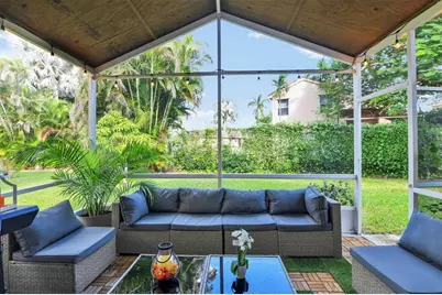 5285 NW 117th Ave, Coral Springs, FL 33076 - Photo 9