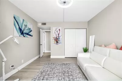 4330  Hillcrest Dr, Unit #810, Hollywood, FL 33021 - Photo 11