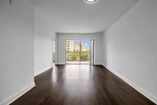 2230 N Cypress Bend Dr, Pompano Beach, FL 33069 - Photo 5