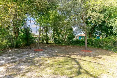 4142 NW 23rd Ct, Miami, FL 33142 - Photo 11