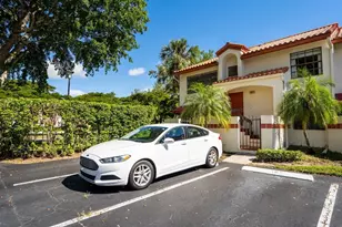 102 Liberty Ct, Deerfield Beach, FL 33442 - Photo 3