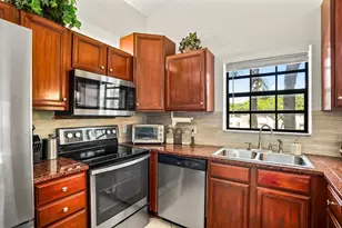 102 Liberty Ct, Deerfield Beach, FL 33442 - Photo 5