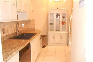 1200 Hibiscus Ave, Pompano Beach, FL 33062 - Photo 5