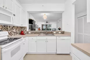 7775 Yardley Dr Unit, Tamarac, FL 33321 - Photo 9