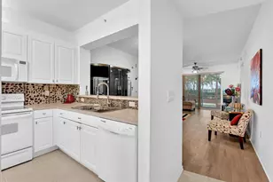 7775 Yardley Dr Unit, Tamarac, FL 33321 - Photo 15