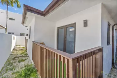 2911 N Ocean Dr, Hollywood, FL 33019 - Photo 19